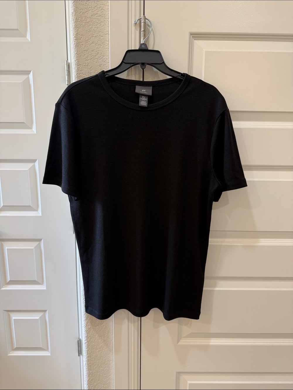 H&M Men’s Black Short-Sleeve Crew Neck Tee